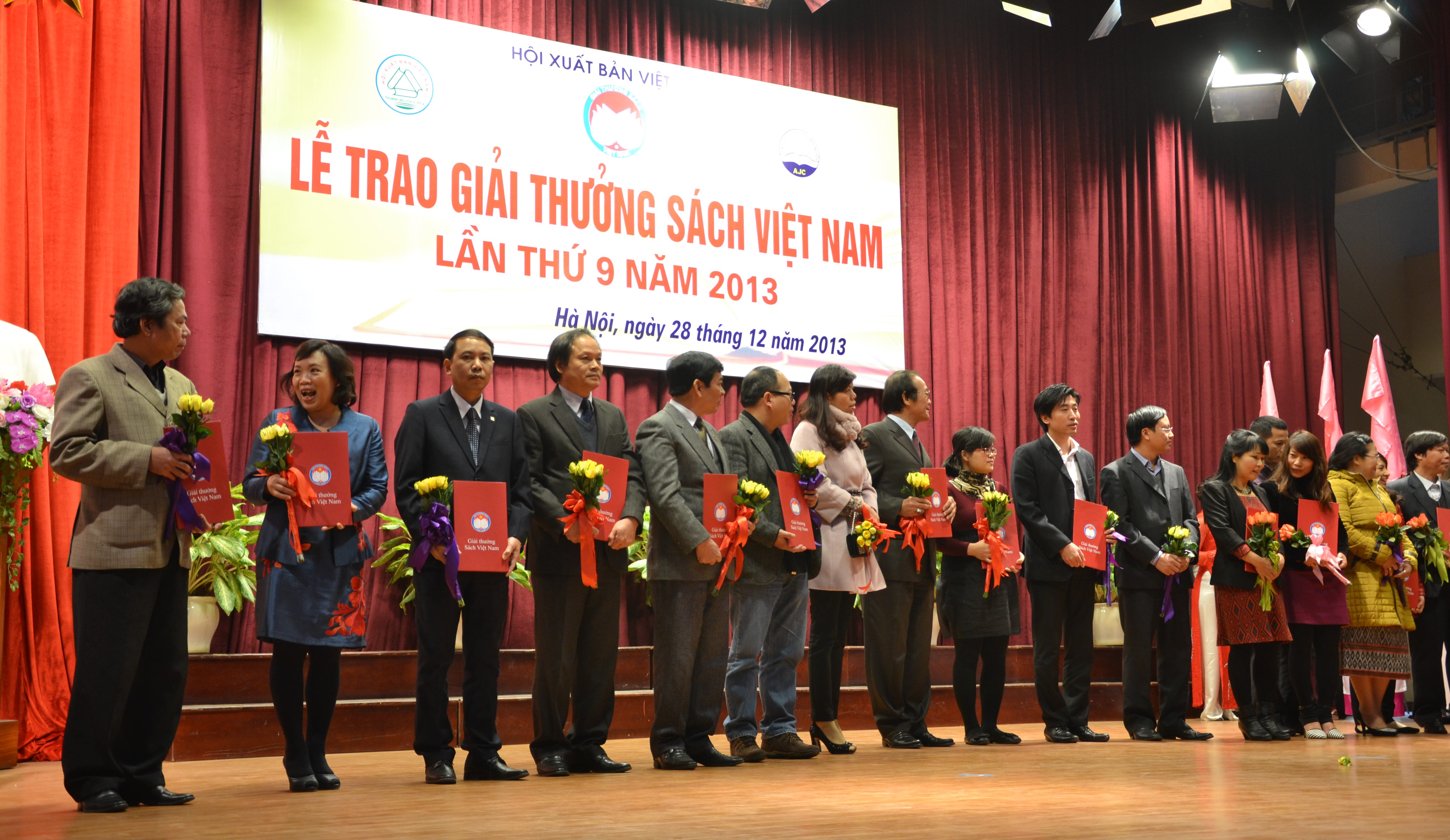 Giải thưởng sách Hay, sách Đẹp 2013