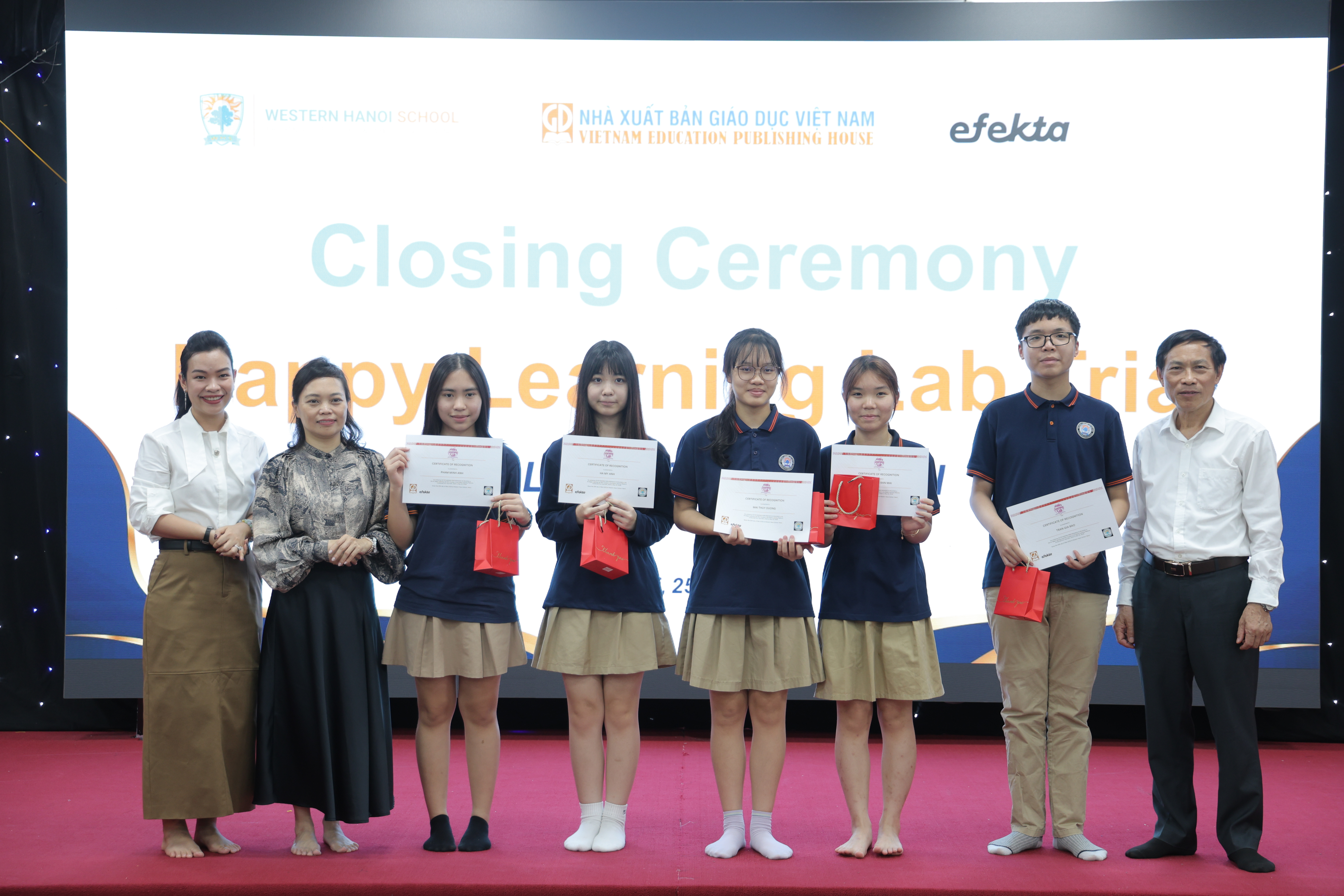 Học sinh hào hứng trải nghiệm học tiếng Anh cùng AI Addi