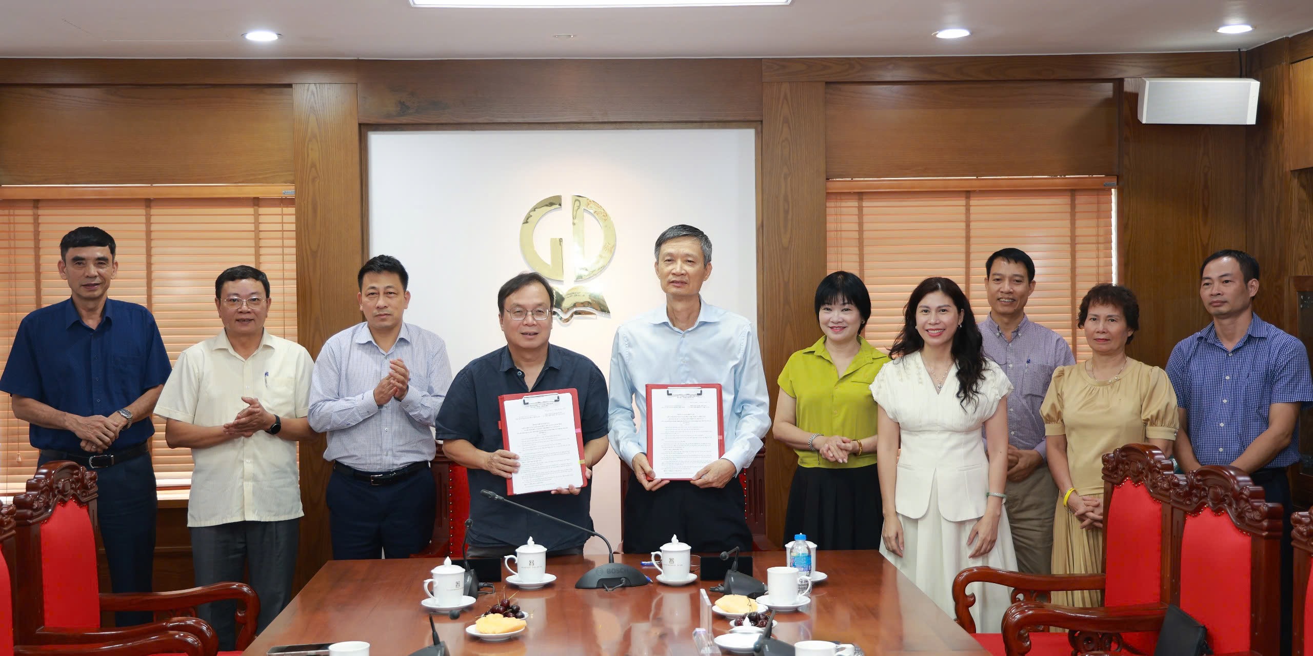 Lễ kí kết thỏa thuận giữa Nhà xuất bản Giáo dục Việt Nam và Hiệp hội  Sách giáo dục và Học liệu điện tử Việt Nam