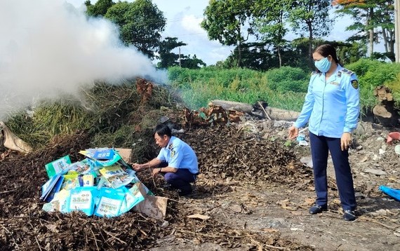 Phát hiện hàng nghìn sản phẩm sách giáo khoa, sách tiếng Anh không rõ nguồn gốc