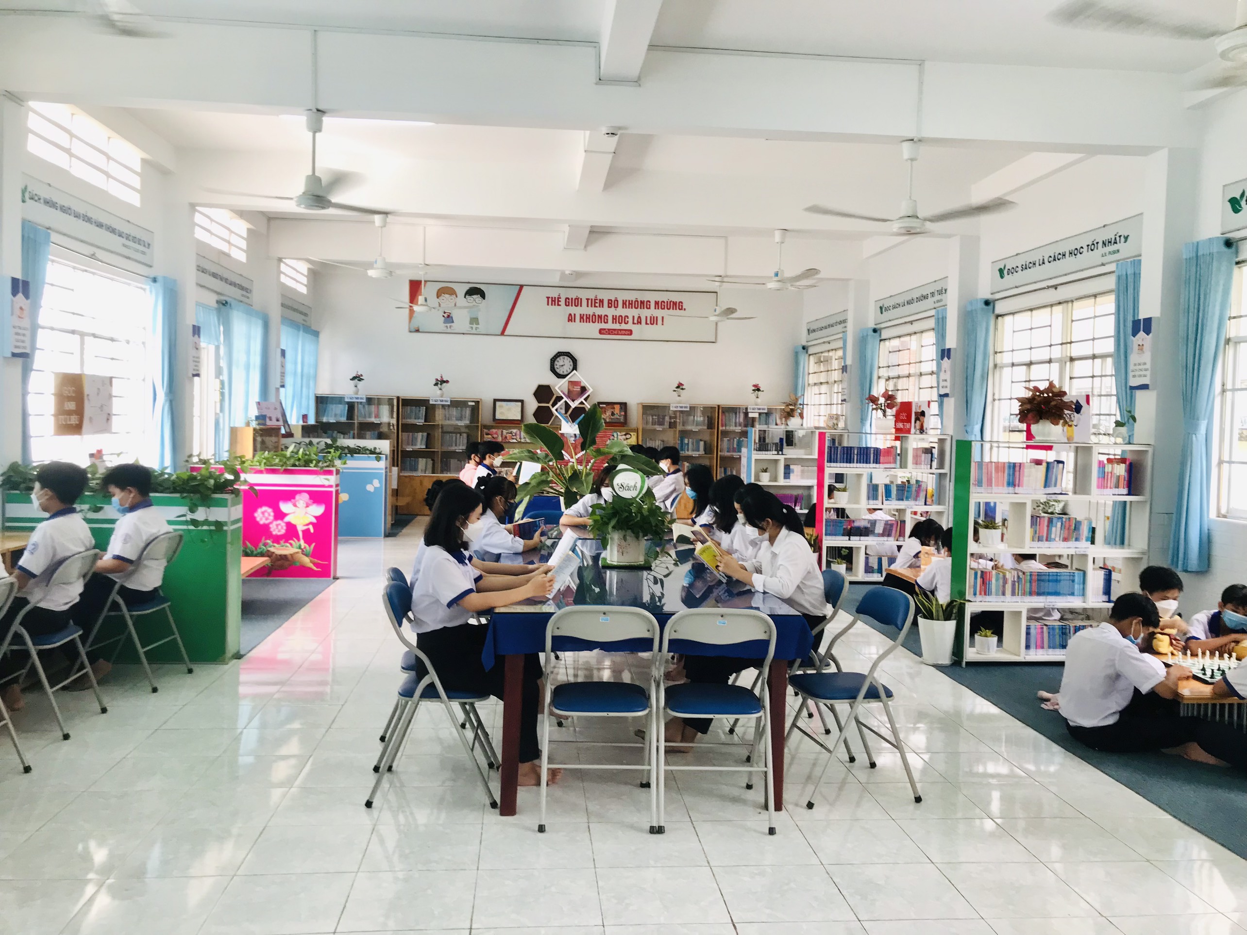 Điểm sáng về công tác thư viện và văn hóa đọc tại Trường THCS Nguyễn Cao Cảnh -Chợ Mới - An Giang