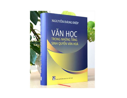 Văn học trong những tầng sinh quyển văn hoá