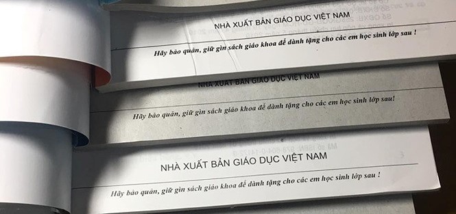 Thông điệp "lạ" trên sách giáo khoa được tán thưởng