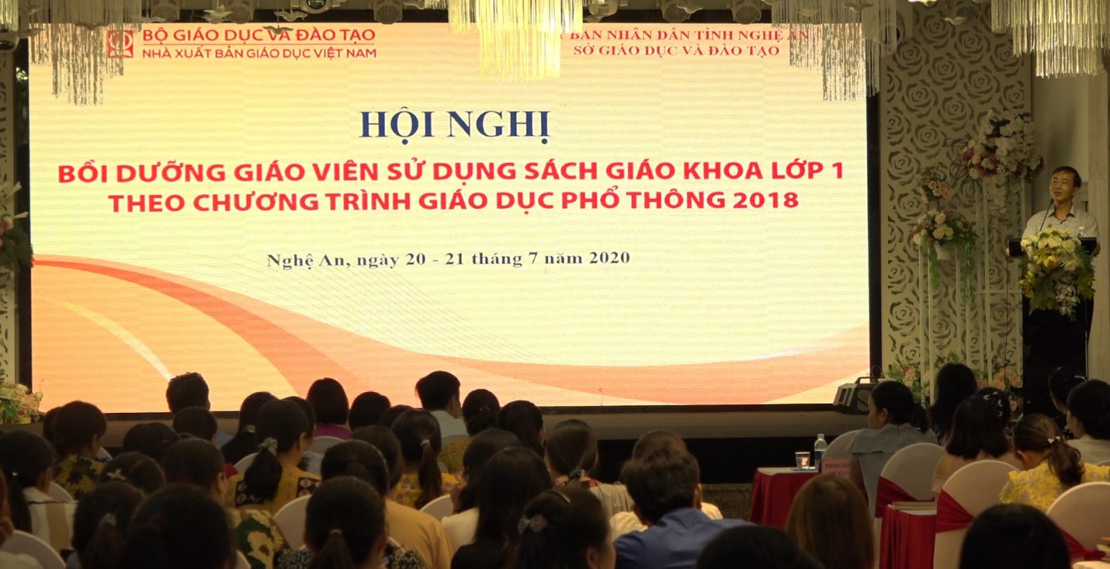 Tập huấn sử dụng sách giáo khoa lớp 1 năm học 2020 – 2021 tại Nghệ An